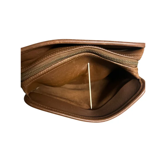 Vintage Coach Crossbody - Picture 8 of 12